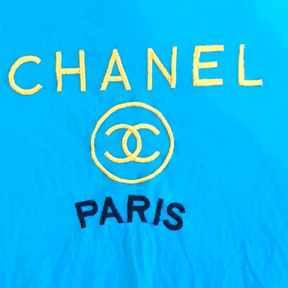 CHANEL Blue and Yellow Short Sleeve Tee with Iconic Logo 6329